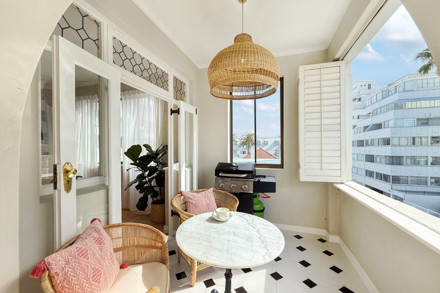 To Let 2 Bedroom Property for Rent in Sea Point Western Cape